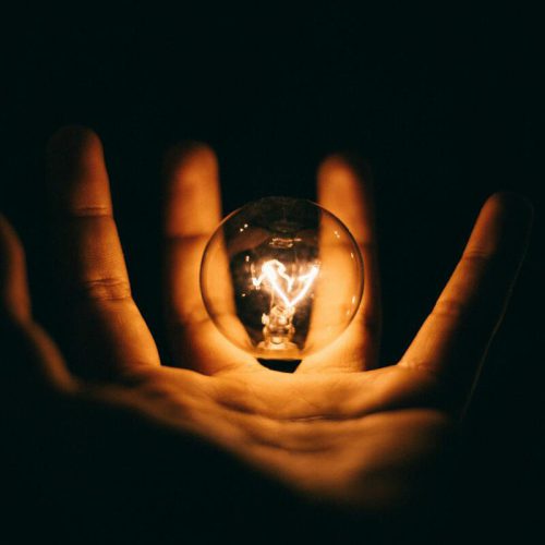 Jak wybrać dobrą hurtownię elektryczną?